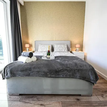 Park Przy Plazy Z Widokiem Na Jezioro, Taras 50 M2 Appartement